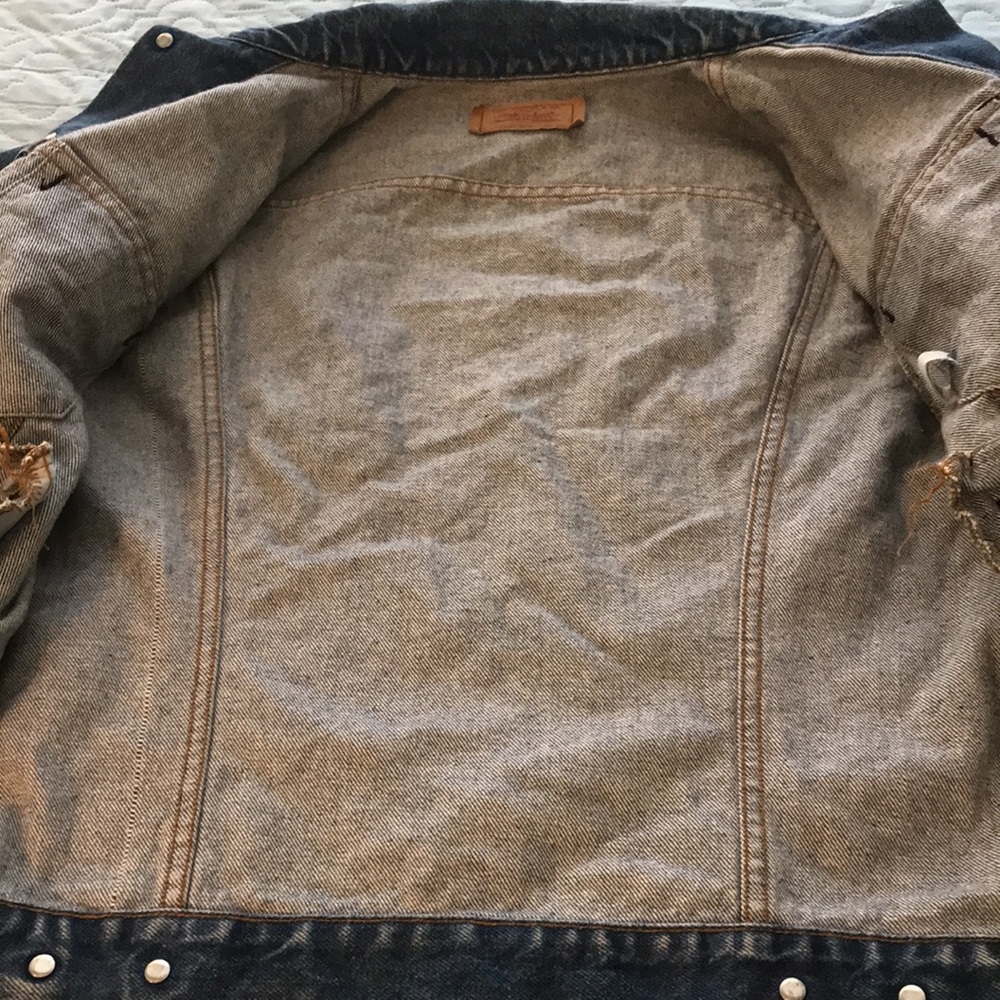 Vintage Levi Strauss Levi’s Blue Denim Trucker Jacket Coat Size M 40 R… - Picture 12 of 16